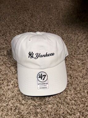 '47 Brand White and Black New York Yankees Clean Up Hat